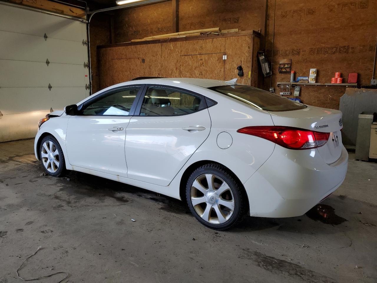 2013 HYUNDAI ELANTRA GL - Image 2