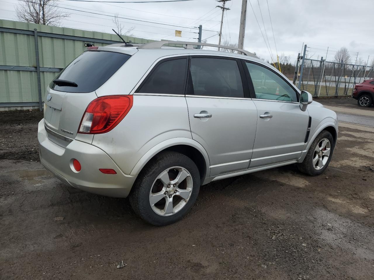 2014 CHEVROLET CAPTIVA LT - Image 3