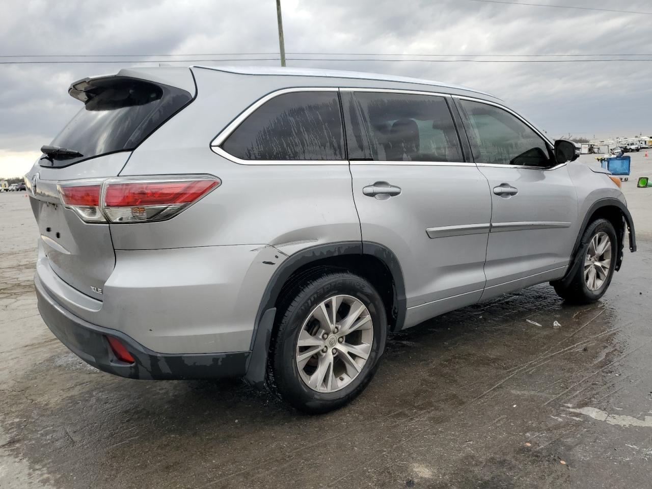 2015 TOYOTA HIGHLANDER - Image 3