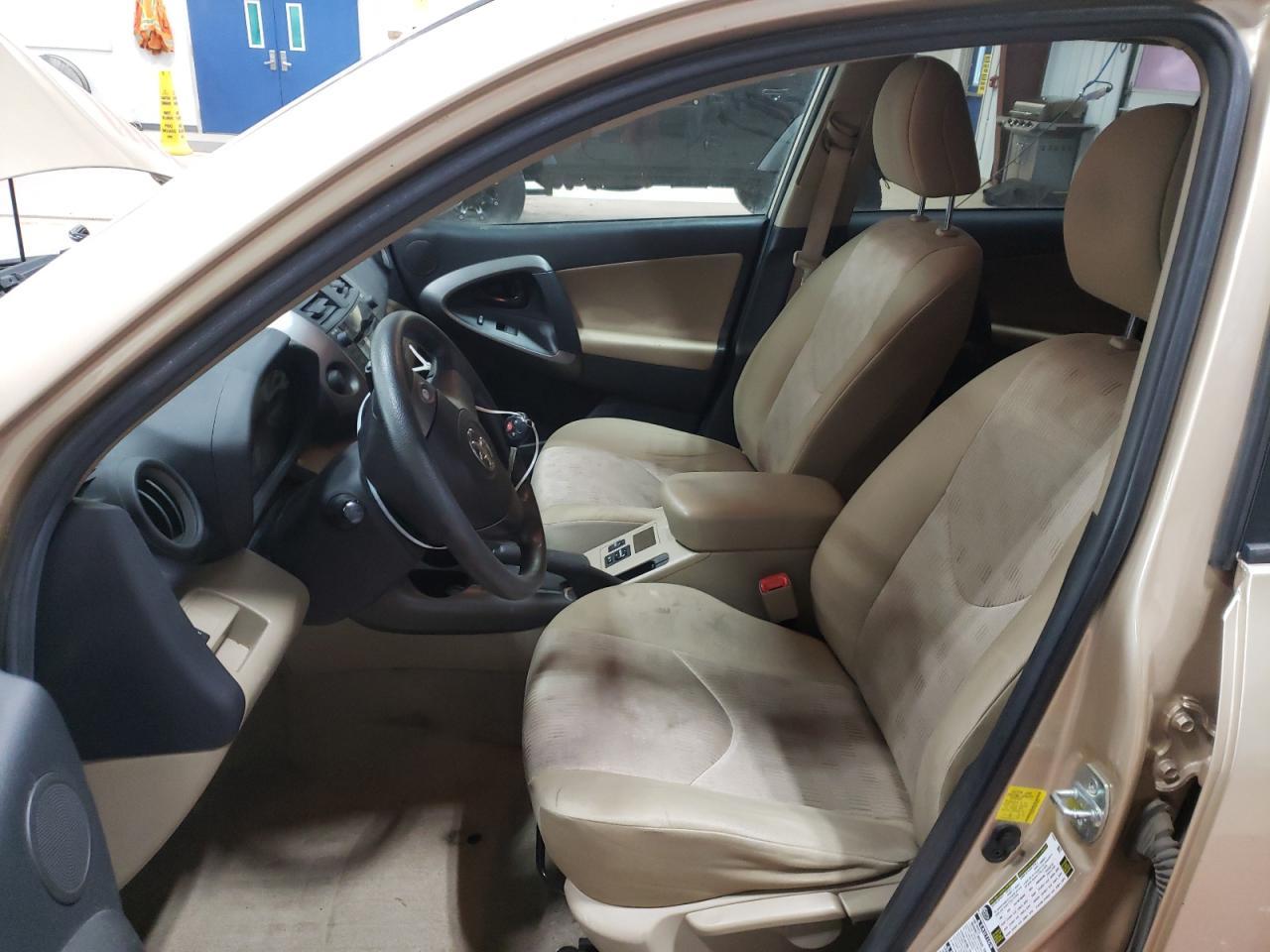 2011 TOYOTA RAV4 - Фото 7