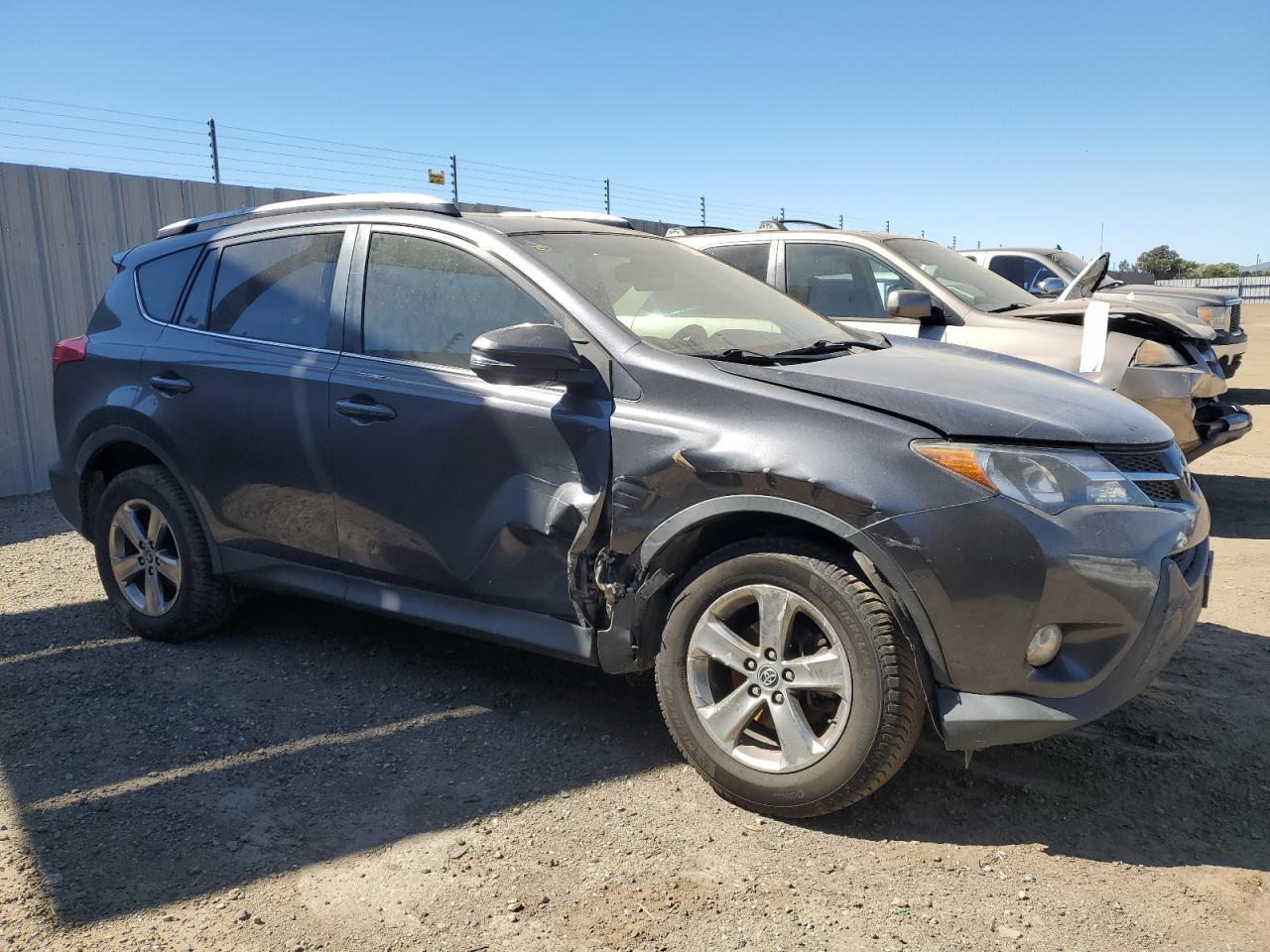 2015 TOYOTA RAV4 XLE - Image 4