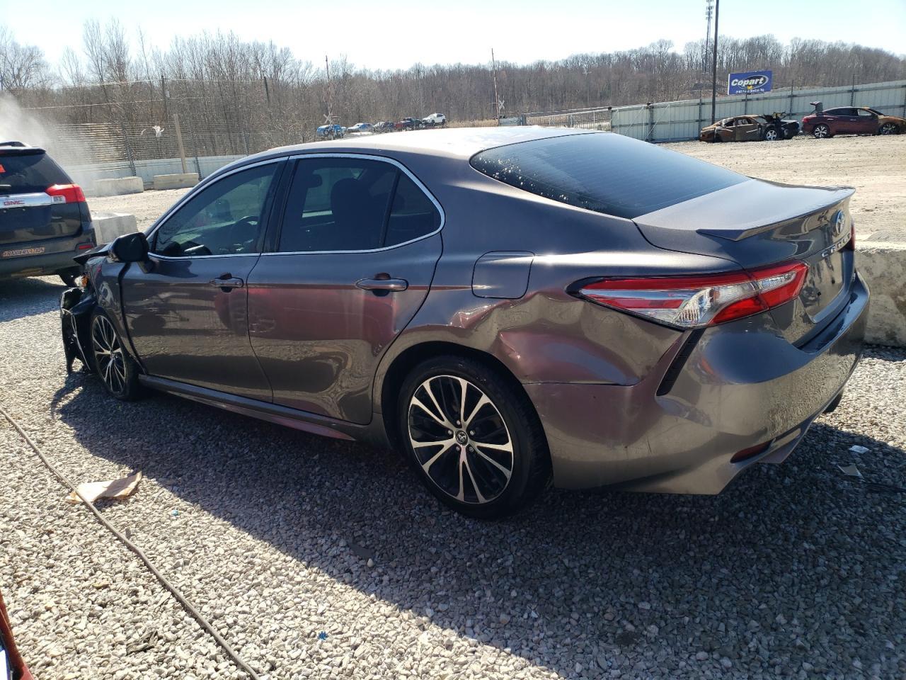 2018 TOYOTA CAMRY L - Фото 2