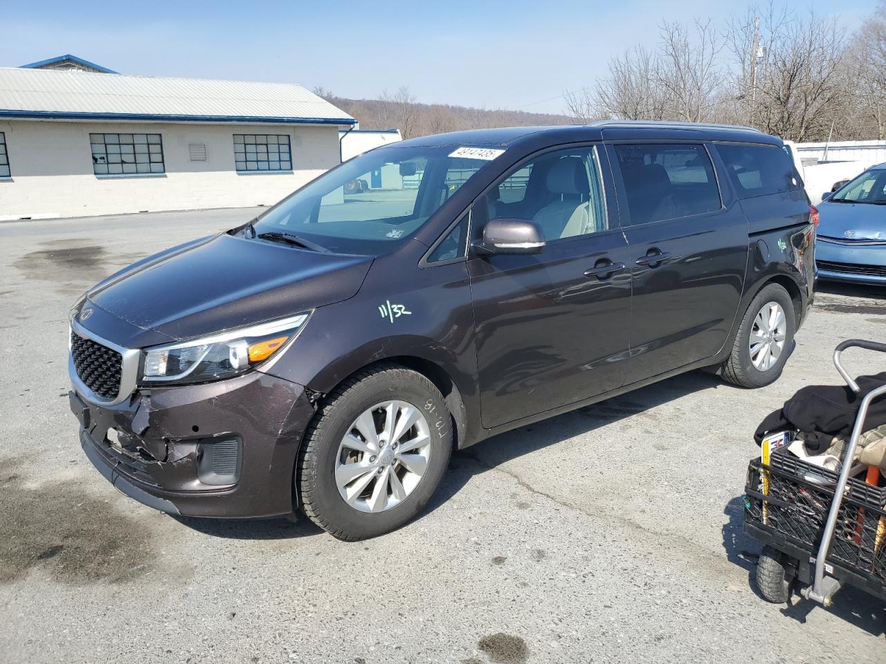 2017 KIA SEDONA LX