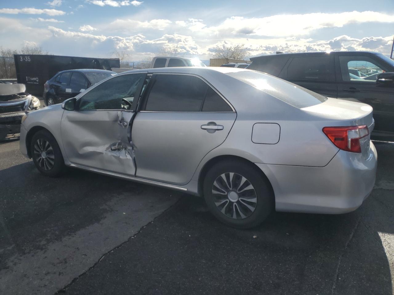 2014 TOYOTA CAMRY L - Фото 2