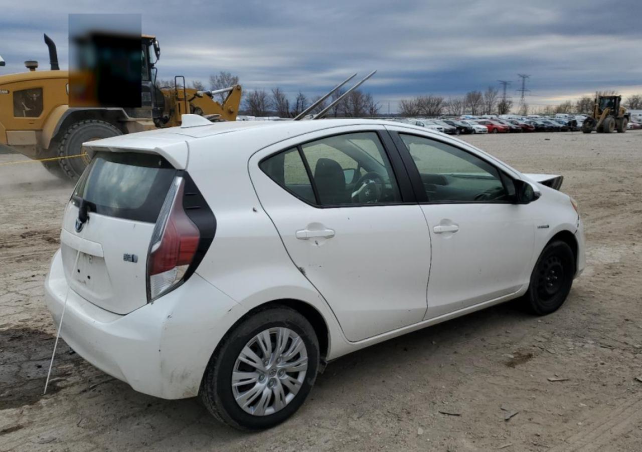 2015 TOYOTA PRIUS C - Image 3