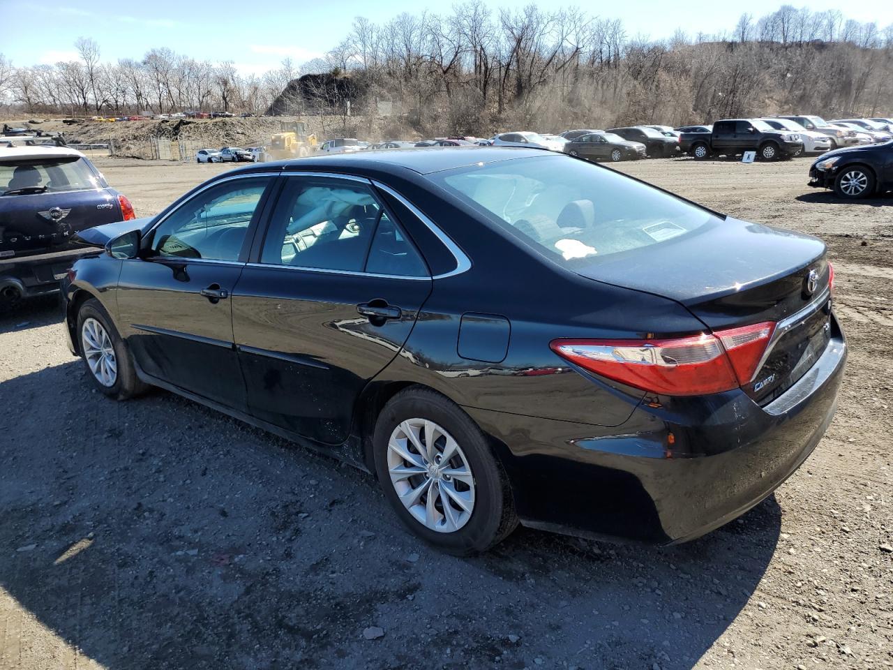 2015 TOYOTA CAMRY LE - Image 2