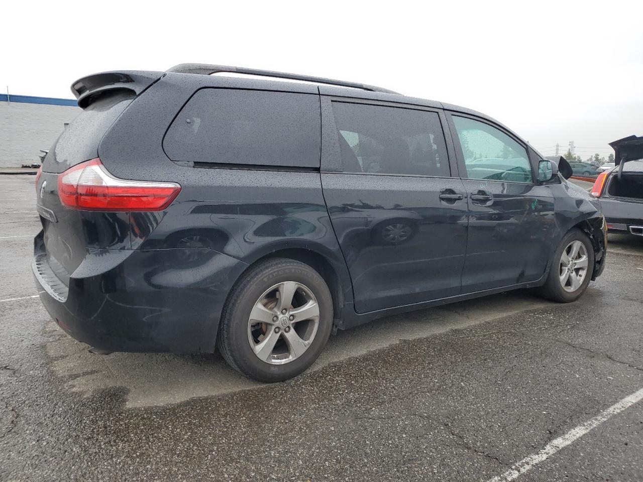 2015 TOYOTA SIENNA LE - Фото 3
