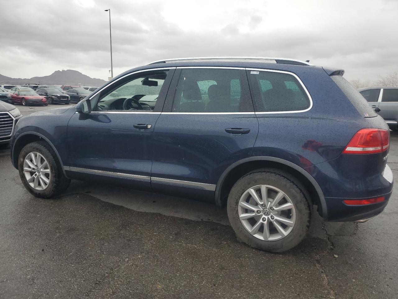 2014 VOLKSWAGEN TOUAREG V6 - Image 2