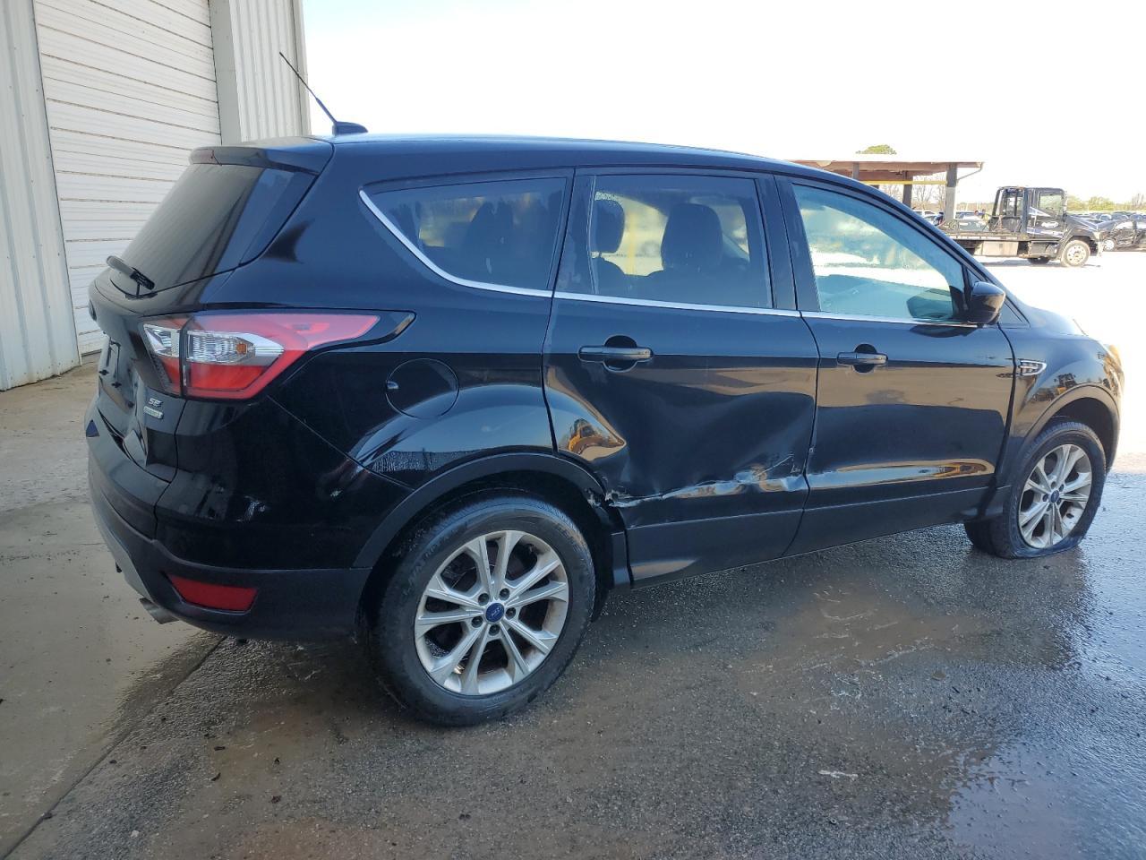 2017 FORD ESCAPE SE - Фото 3