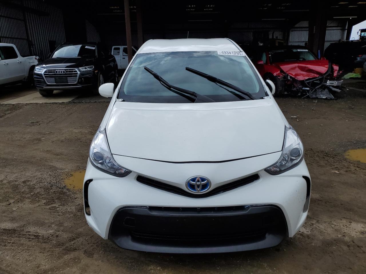 2016 TOYOTA PRIUS V - Фото 5