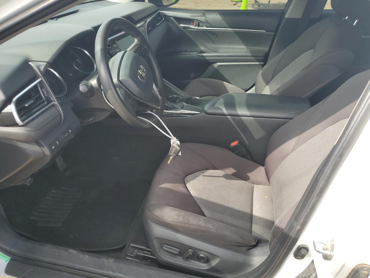 2018 TOYOTA CAMRY L - Фото 7