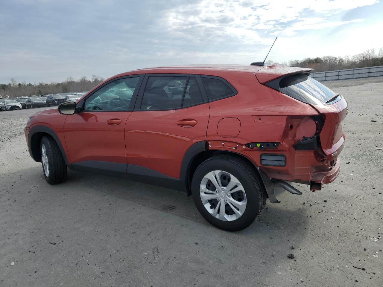 2024 CHEVROLET TRAX LS - Фото 2