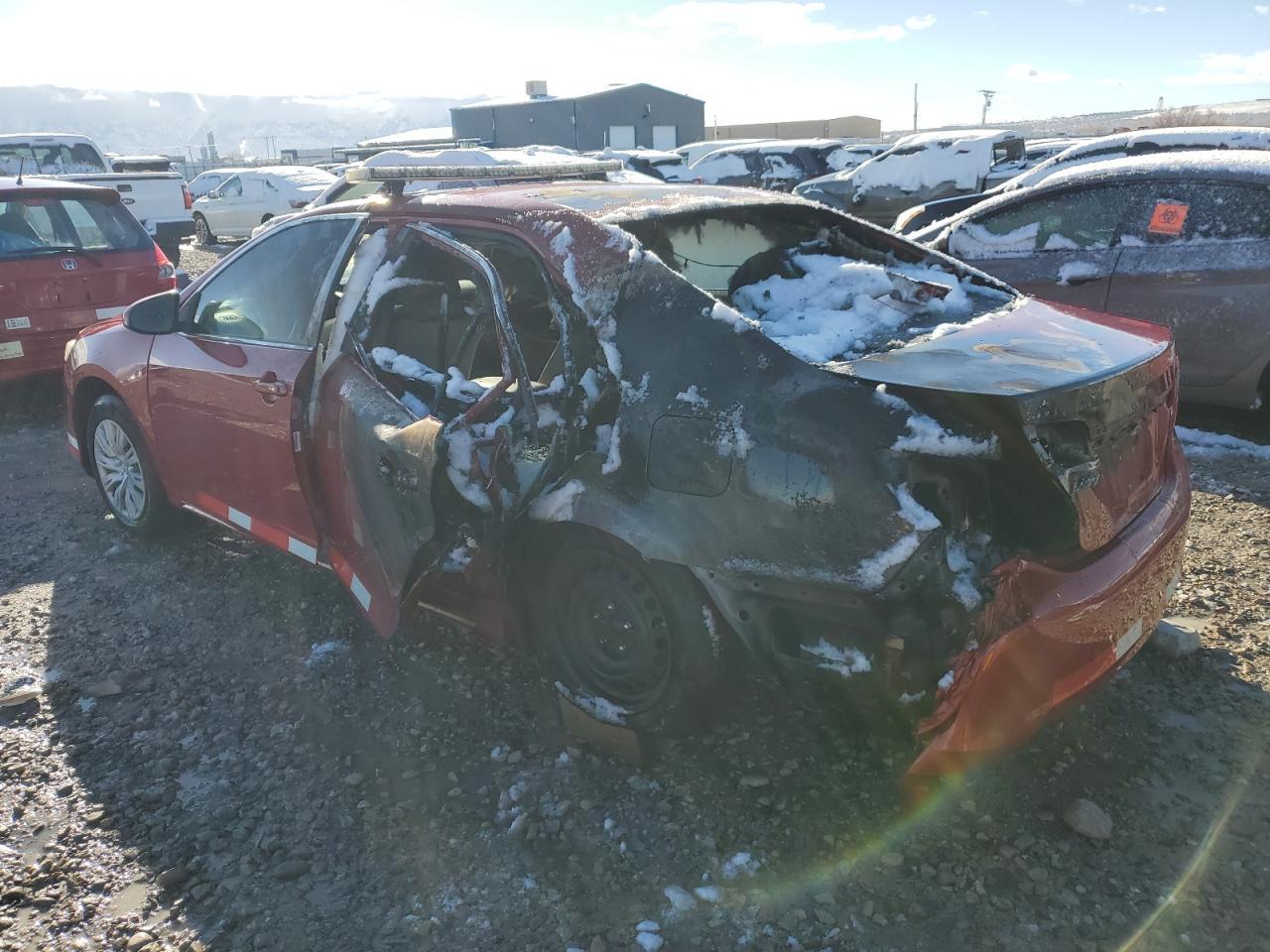 2013 TOYOTA CAMRY L - Фото 2
