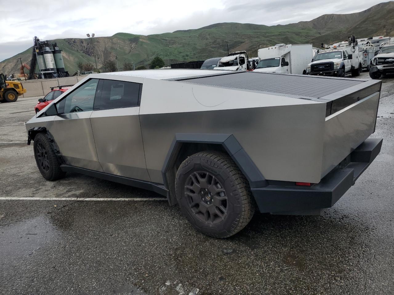 2024 TESLA CYBERTRUCK - Image 2