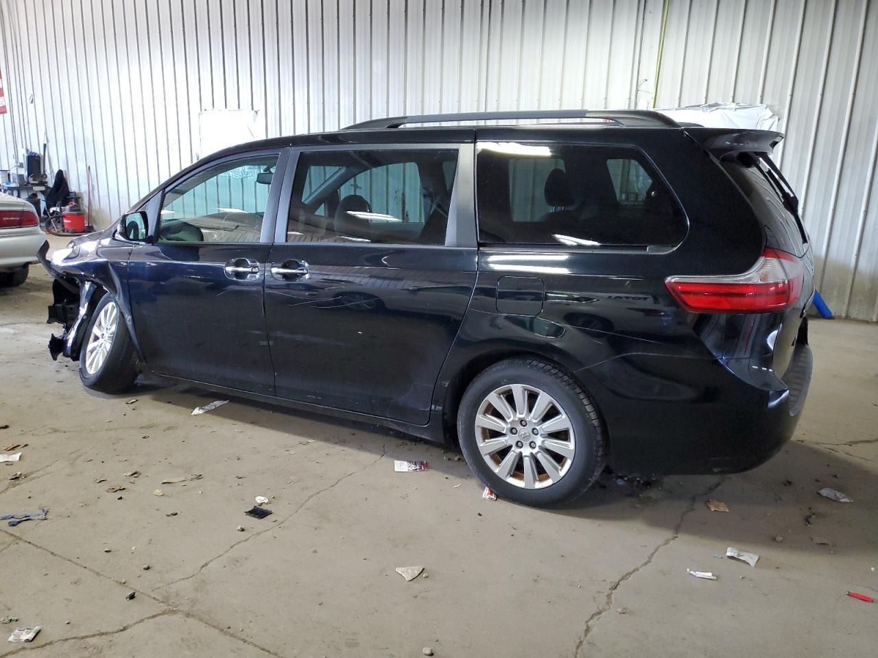2015 TOYOTA SIENNA XLE - Фото 2