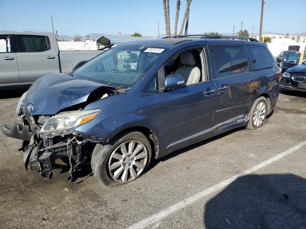 2015 TOYOTA SIENNA XLE