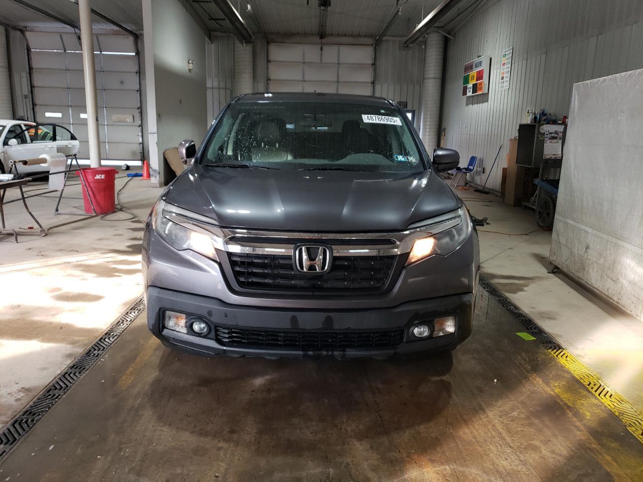 2017 HONDA RIDGELINE - Фото 5