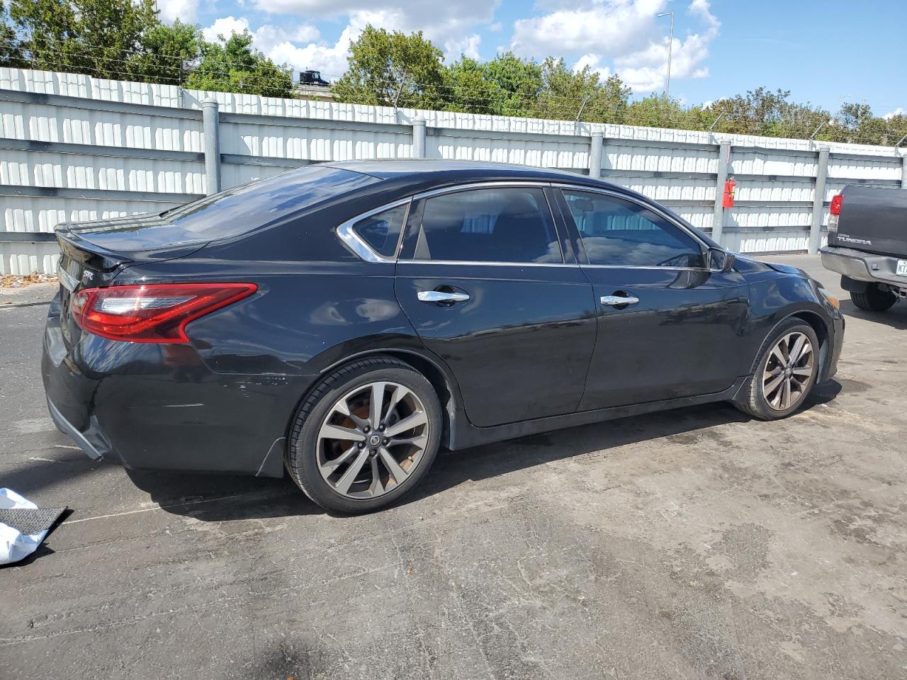 2017 NISSAN ALTIMA 2.5 - Фото 3