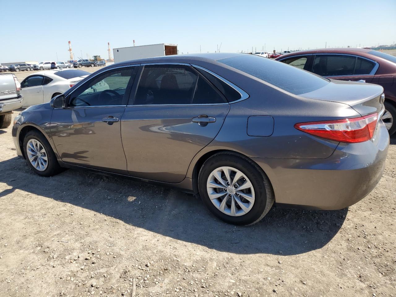 2015 TOYOTA CAMRY LE - Фото 2