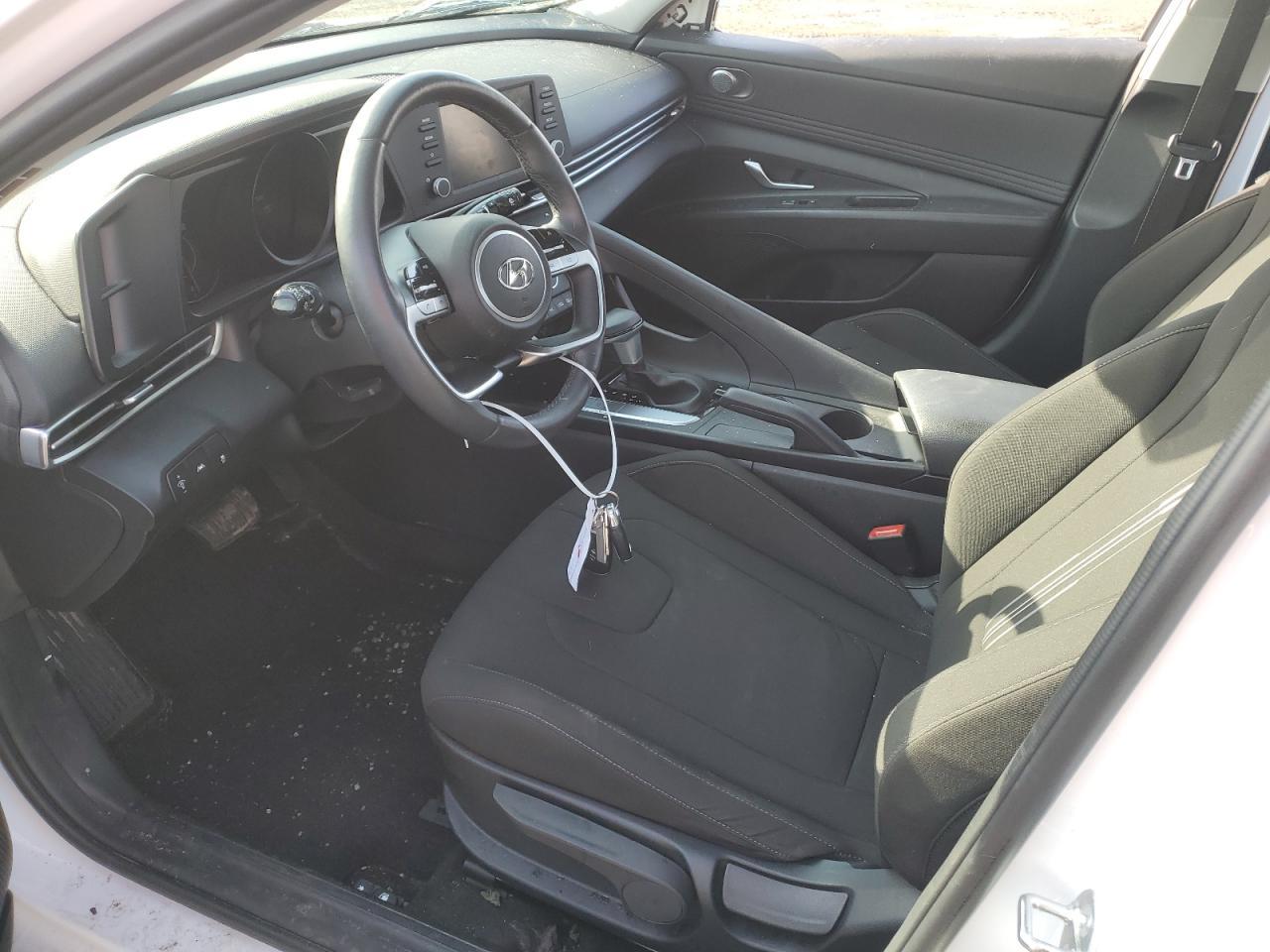 2023 HYUNDAI ELANTRA SE - Image 7