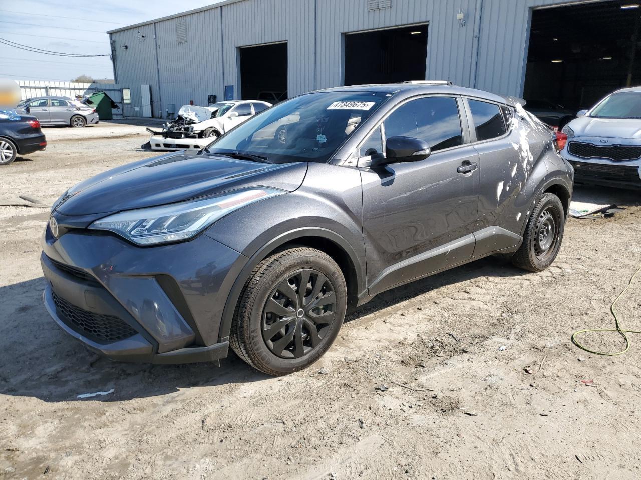 2021 TOYOTA C-HR XLE