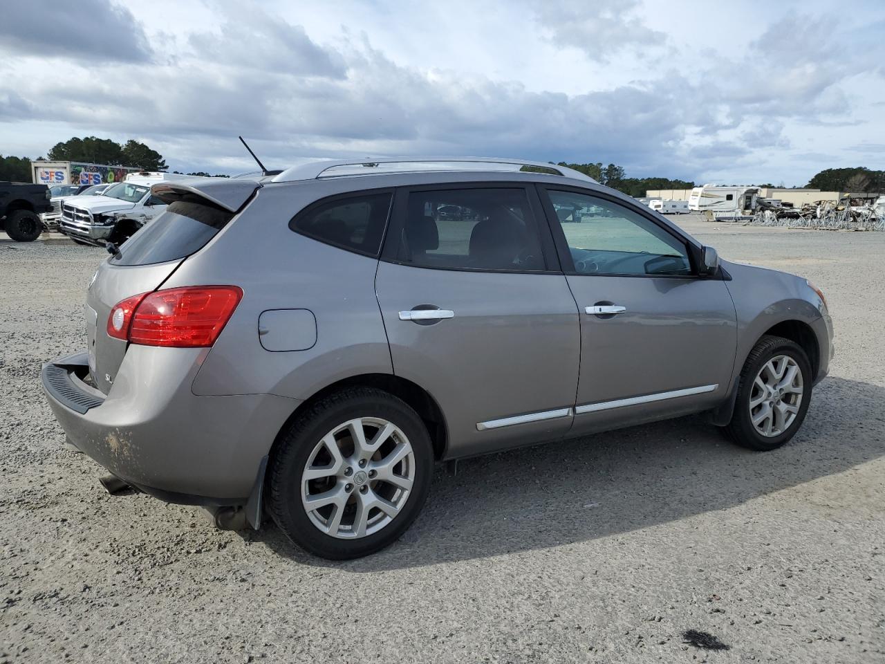 2013 NISSAN ROGUE S - Фото 3