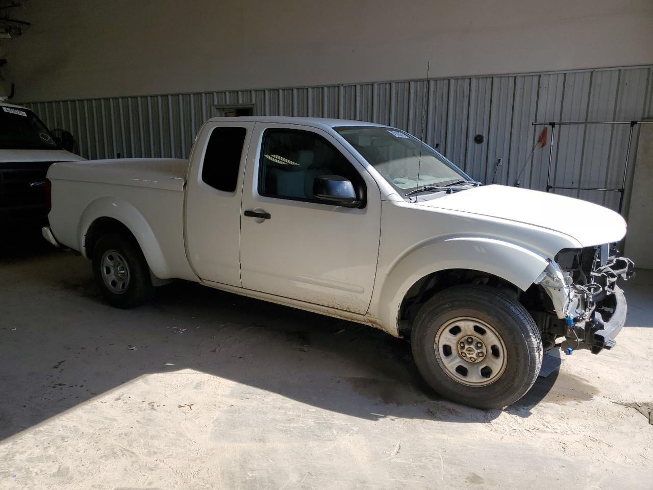 2017 NISSAN FRONTIER S - Image 4