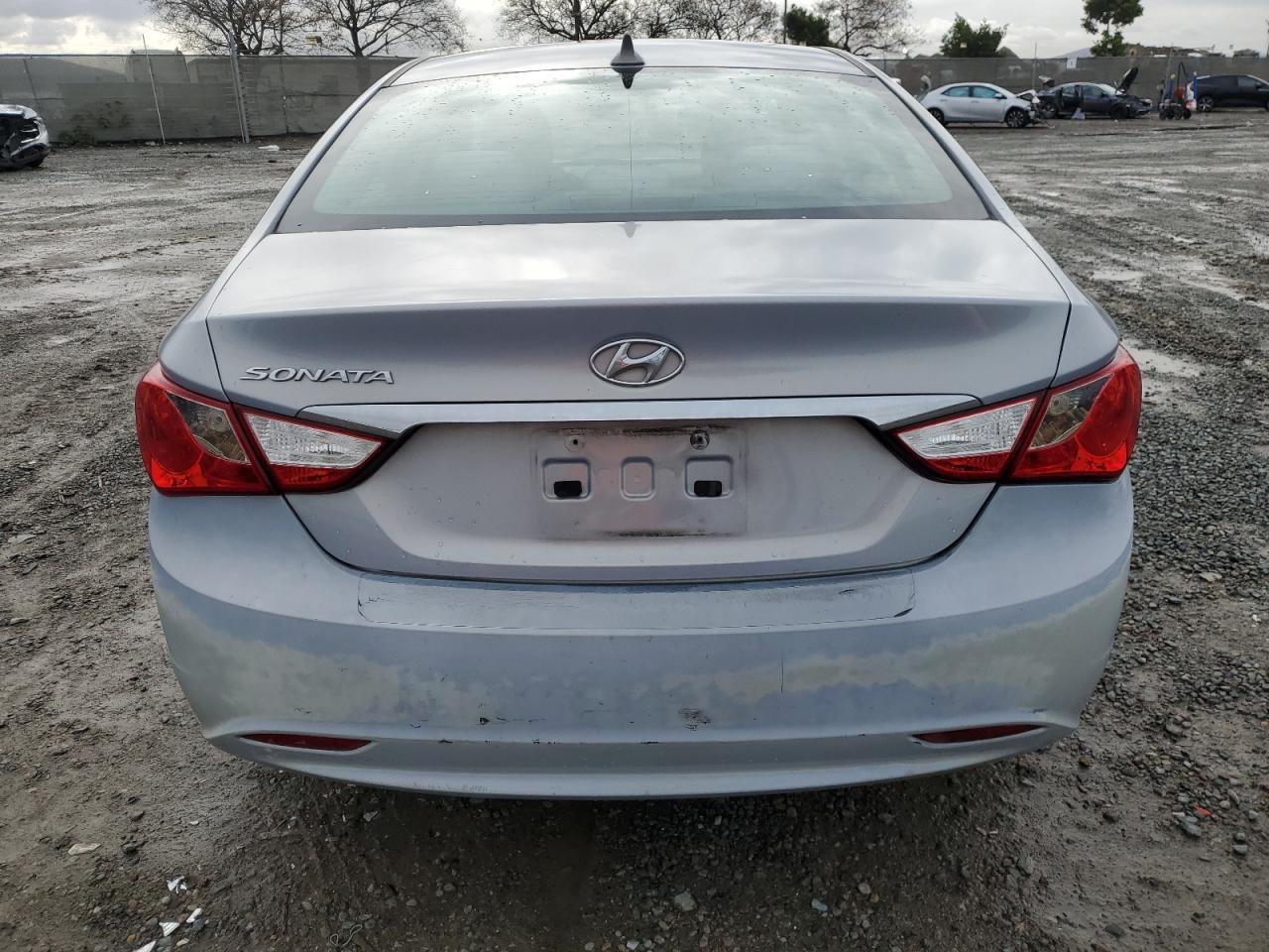 2011 HYUNDAI SONATA GLS - Image 6