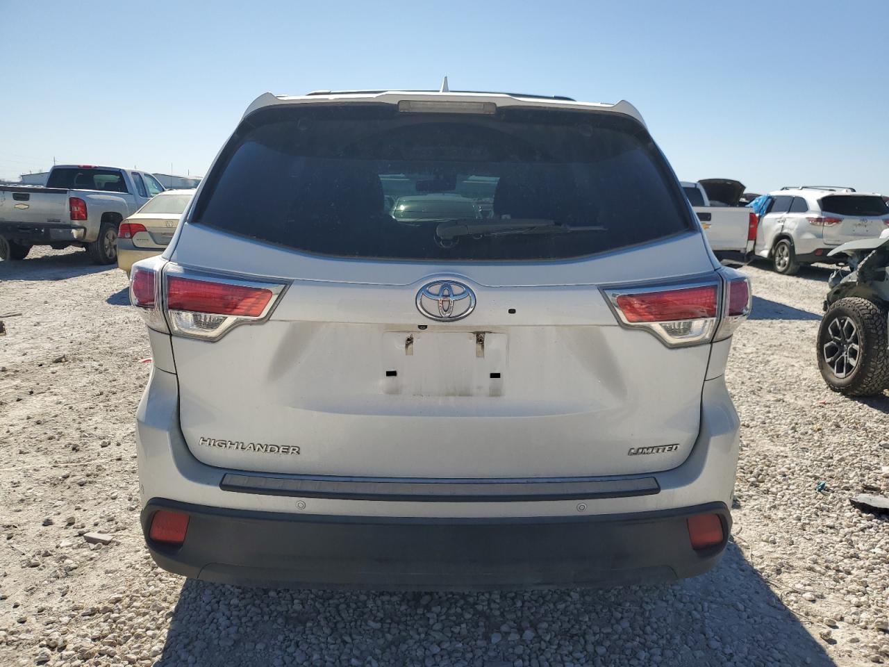 2015 TOYOTA HIGHLANDER - Image 6