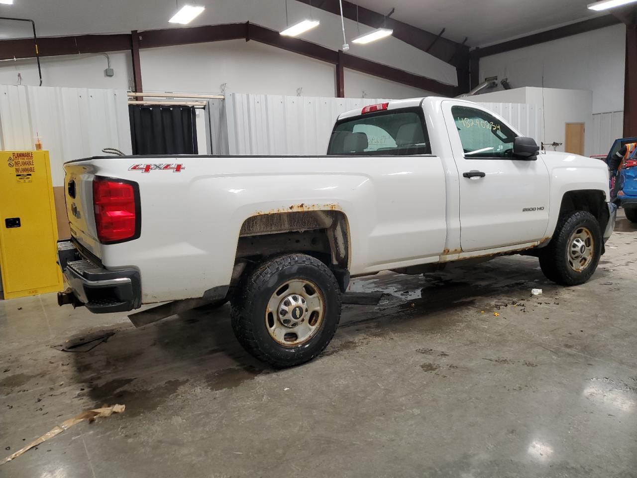 2015 CHEVROLET SILVERADO - Фото 3