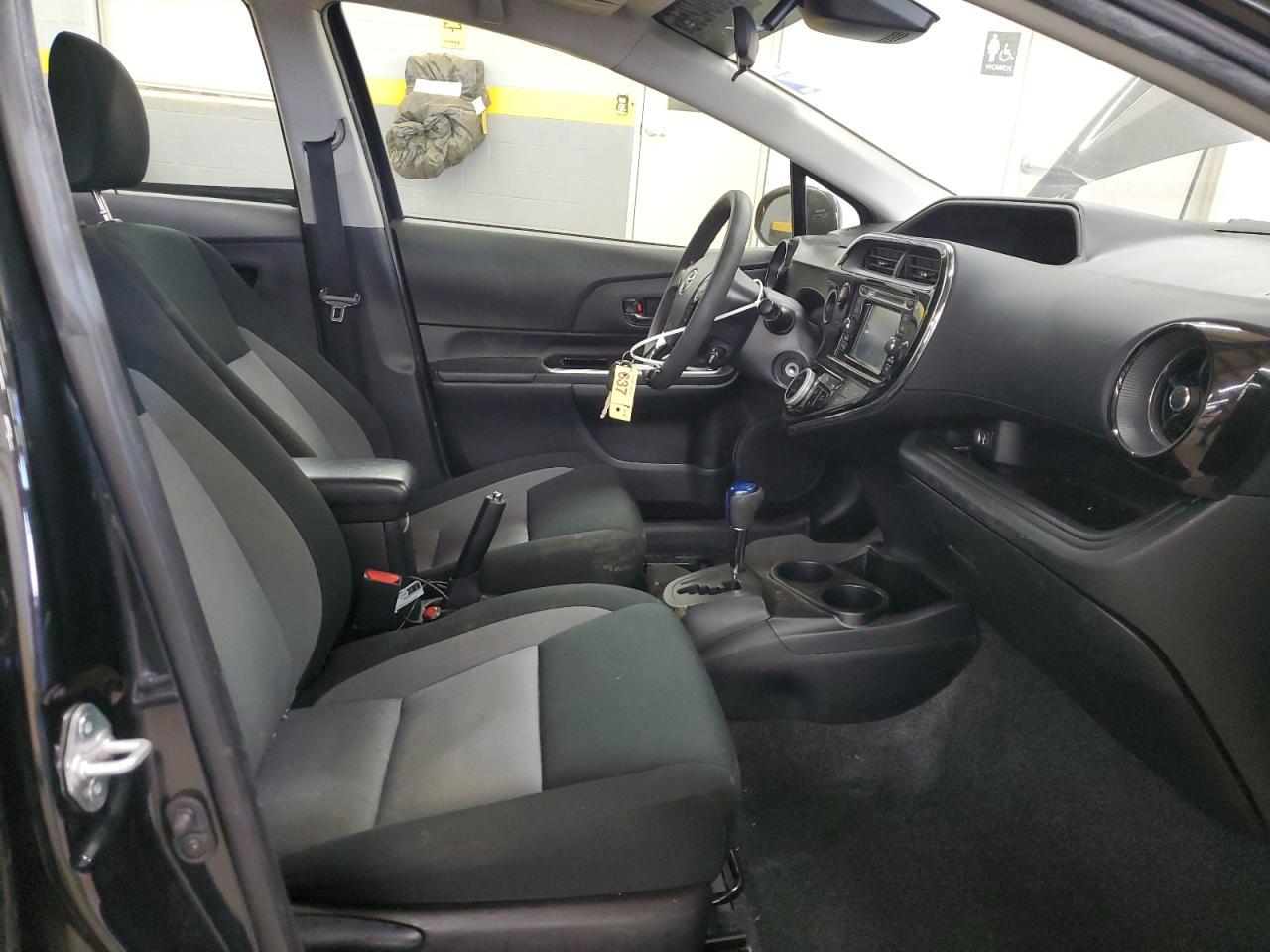 2018 TOYOTA PRIUS C - Image 7