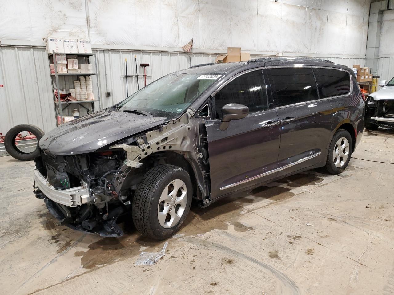 2017 CHRYSLER PACIFICA T