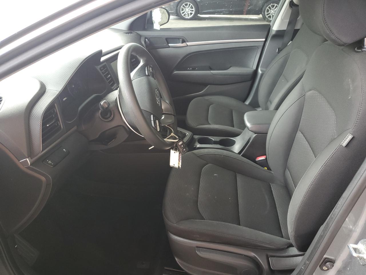 2019 HYUNDAI ELANTRA SE - Фото 7