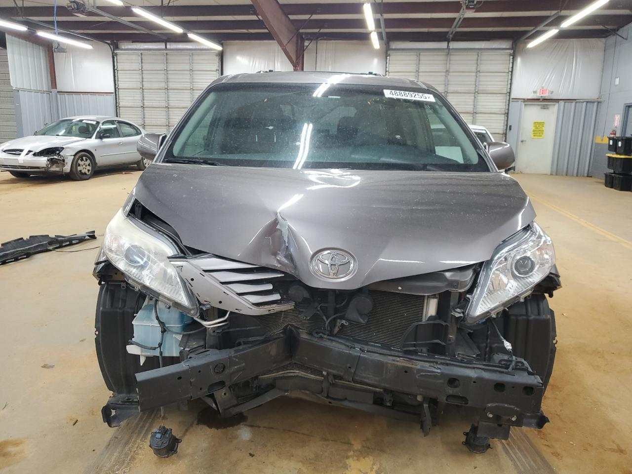 2015 TOYOTA SIENNA XLE - Фото 5