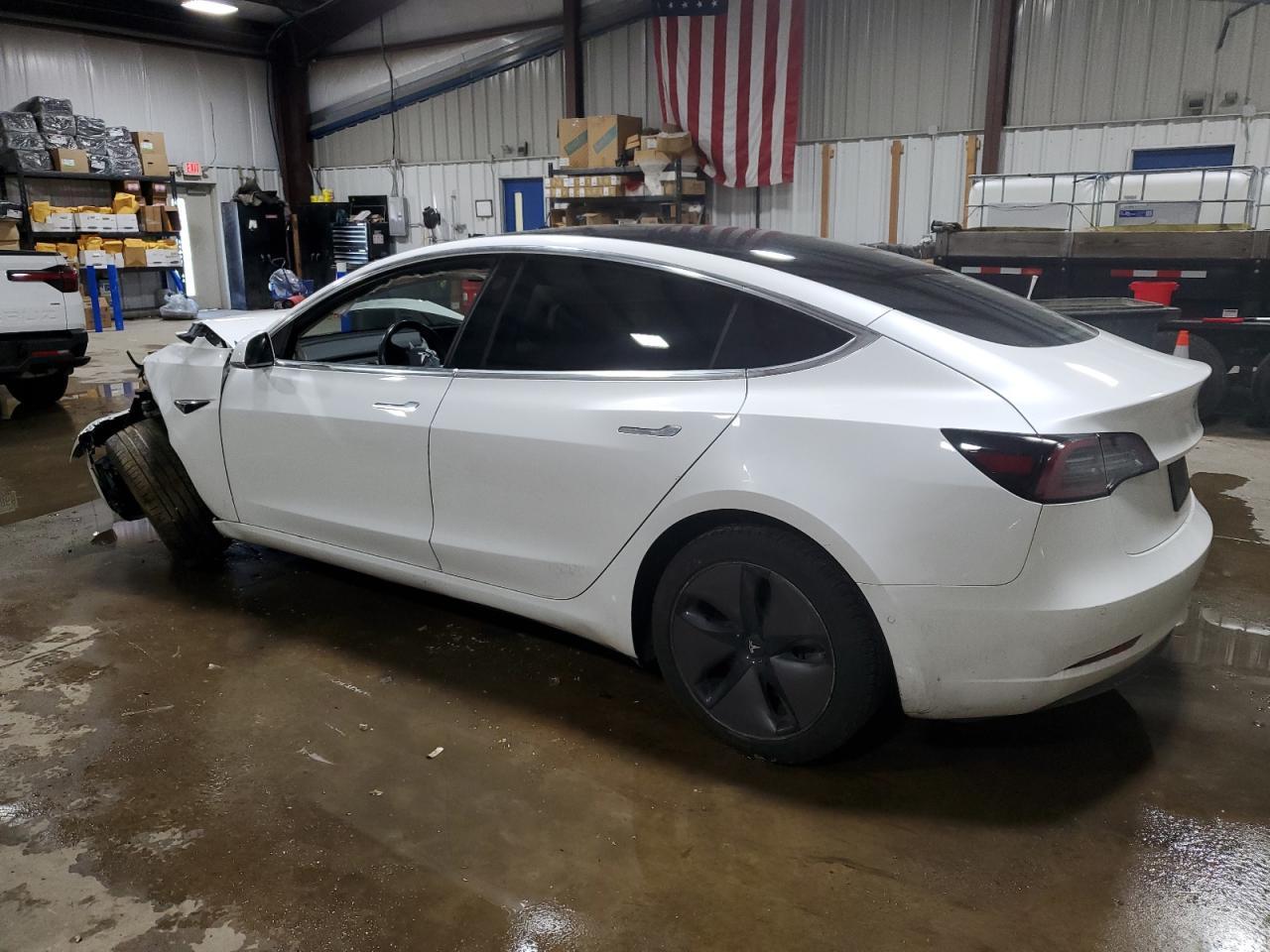 2019 TESLA MODEL 3 - Фото 2