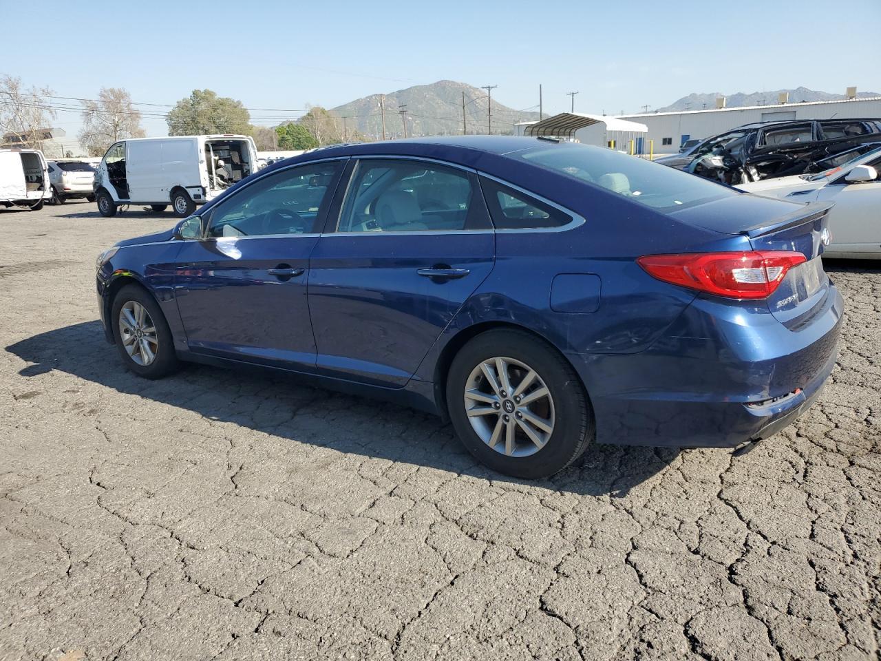 2017 HYUNDAI SONATA SE - Фото 2
