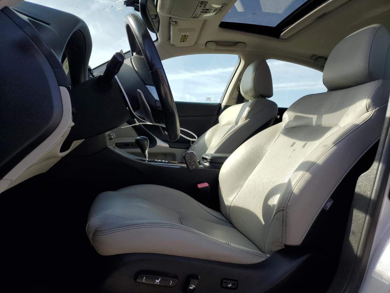 2011 LEXUS IS 250 - Фото 7