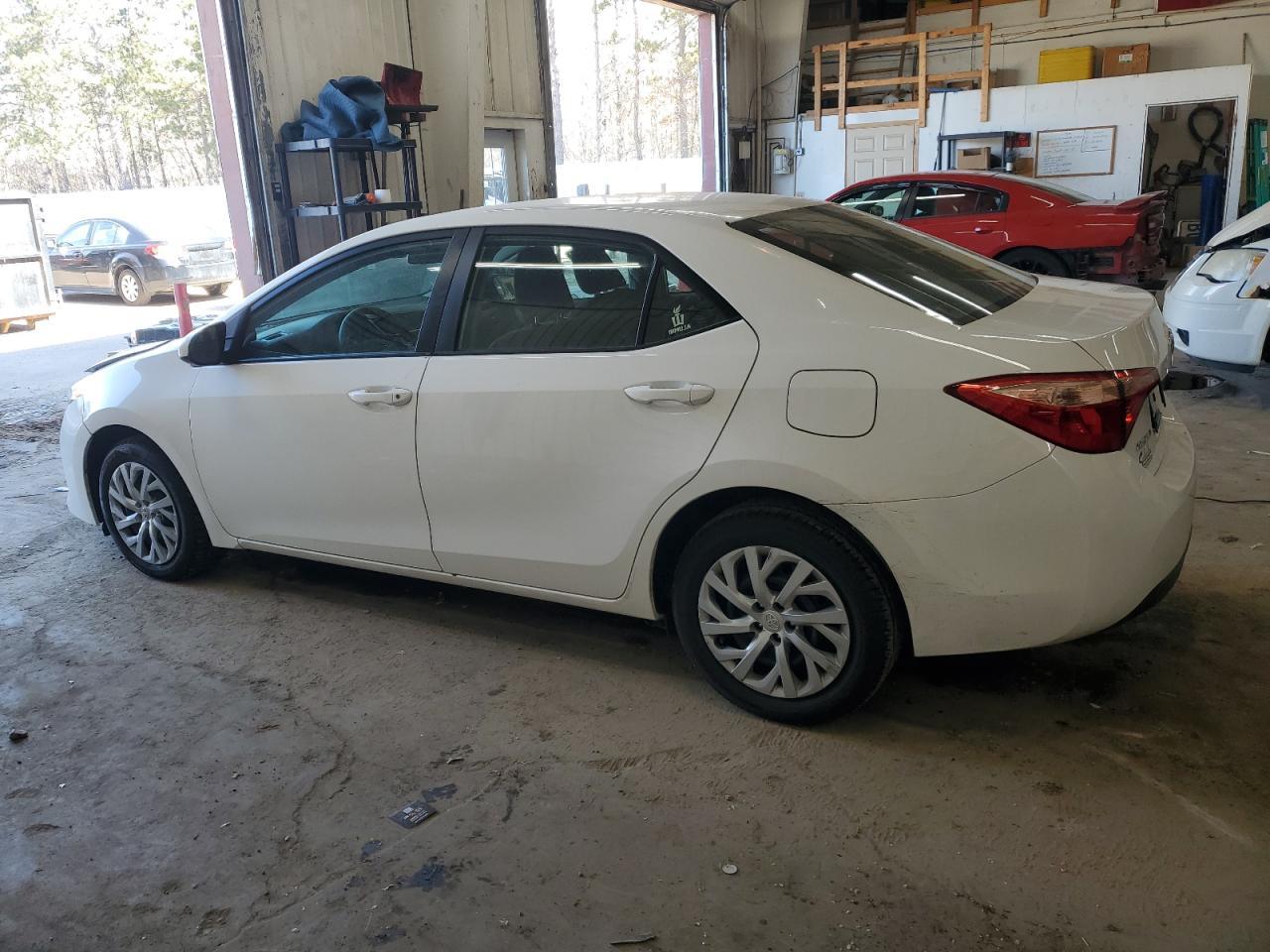 2019 TOYOTA COROLLA L - Фото 2