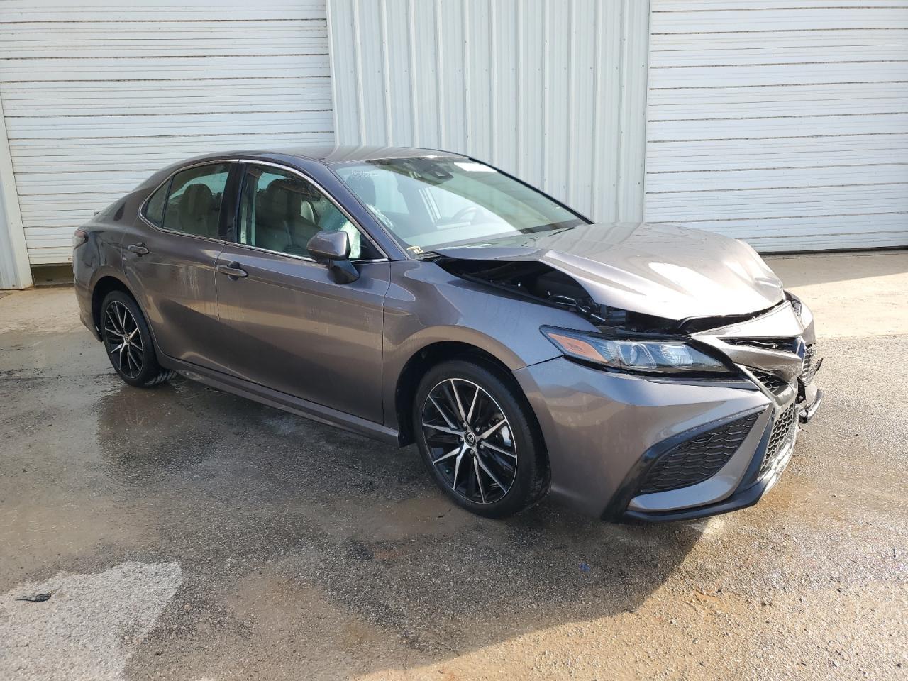 2021 TOYOTA CAMRY SE - Image 4