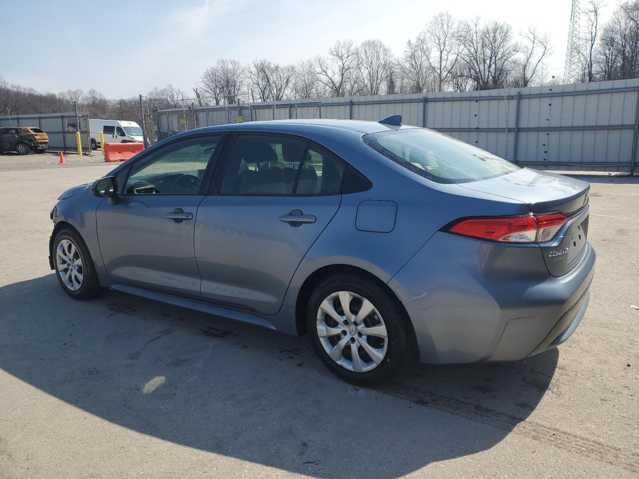2021 TOYOTA COROLLA LE - Фото 2