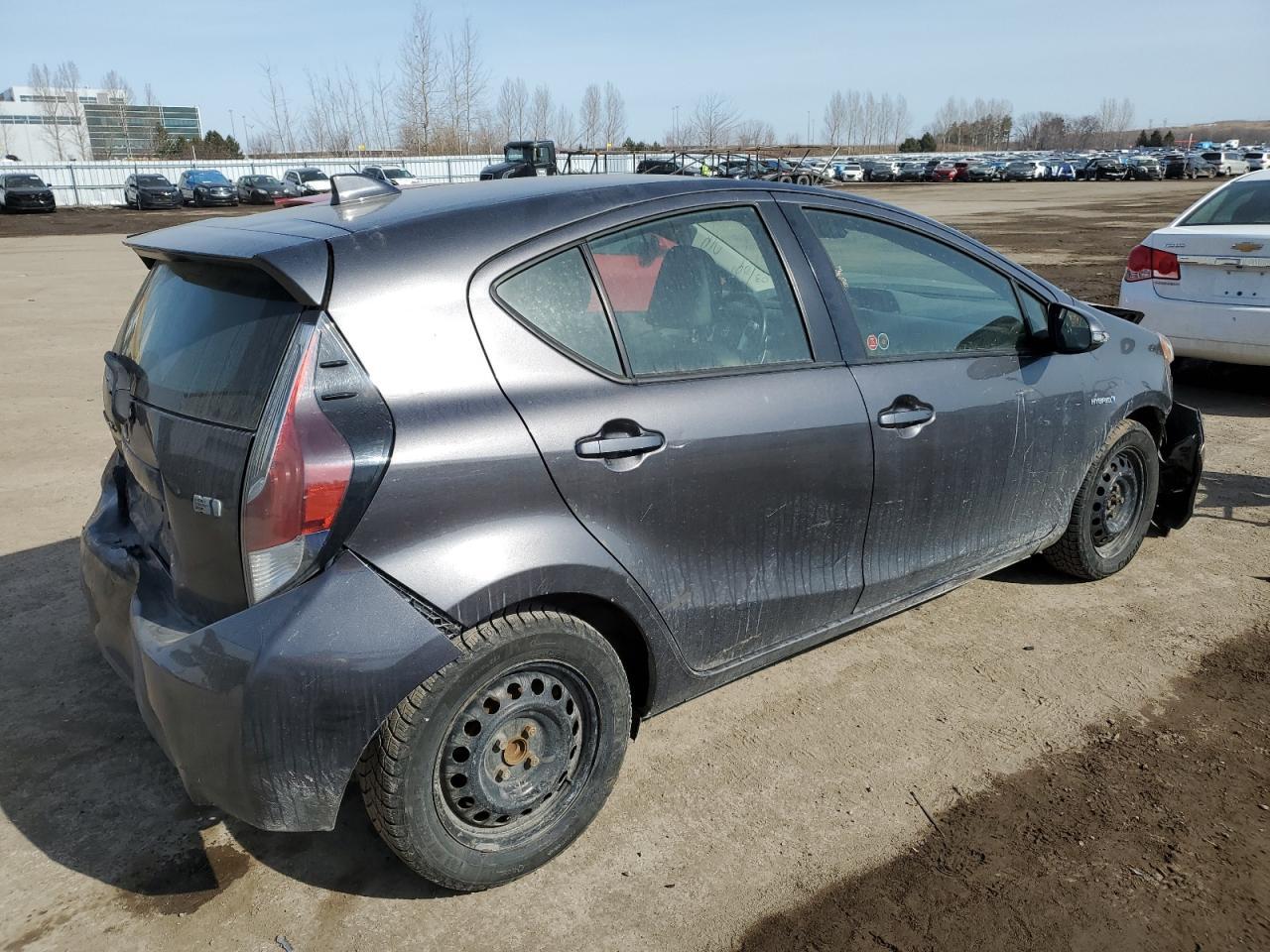 2016 TOYOTA PRIUS C - Фото 3