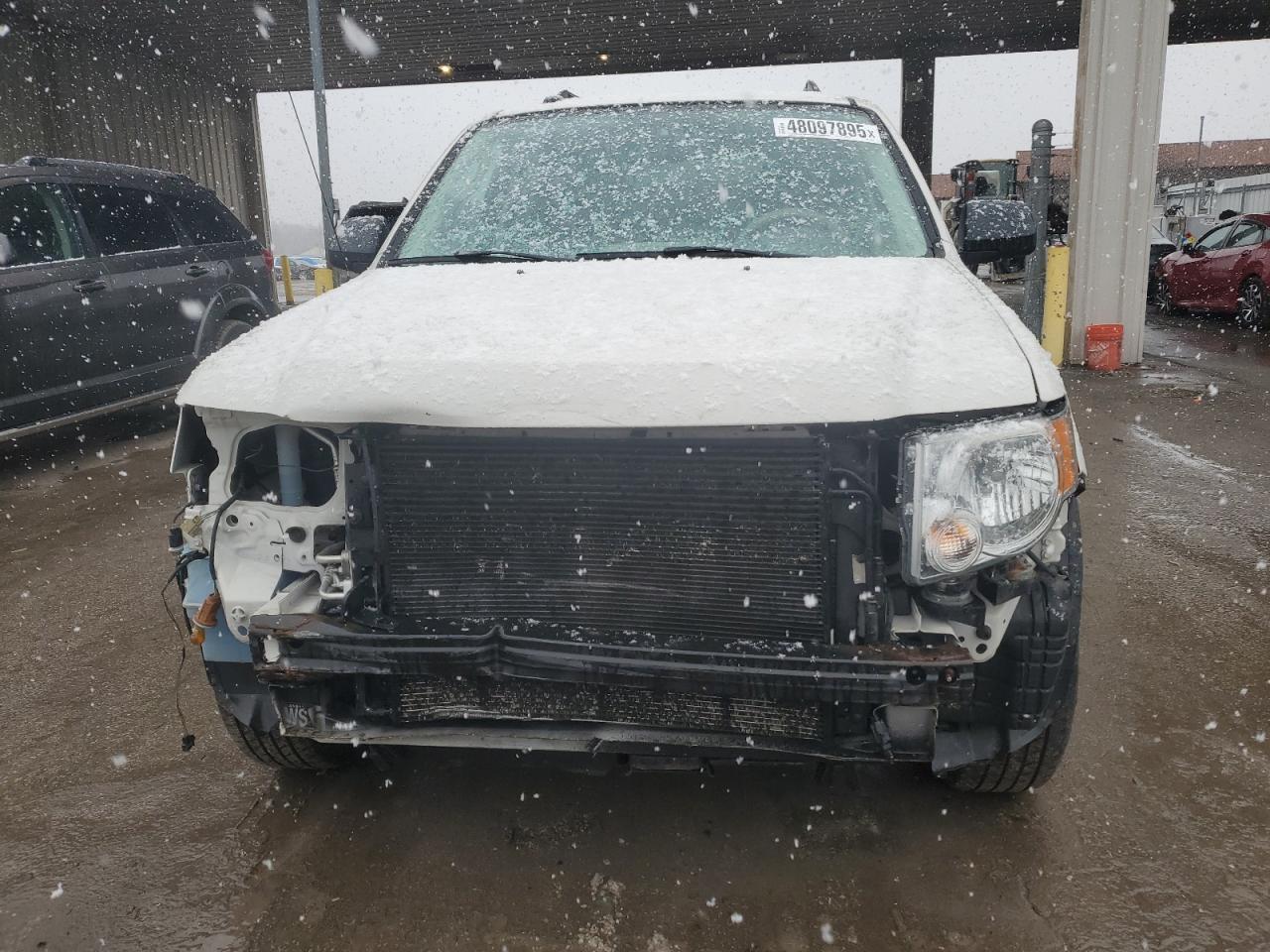 2010 FORD ESCAPE XLT - Image 5