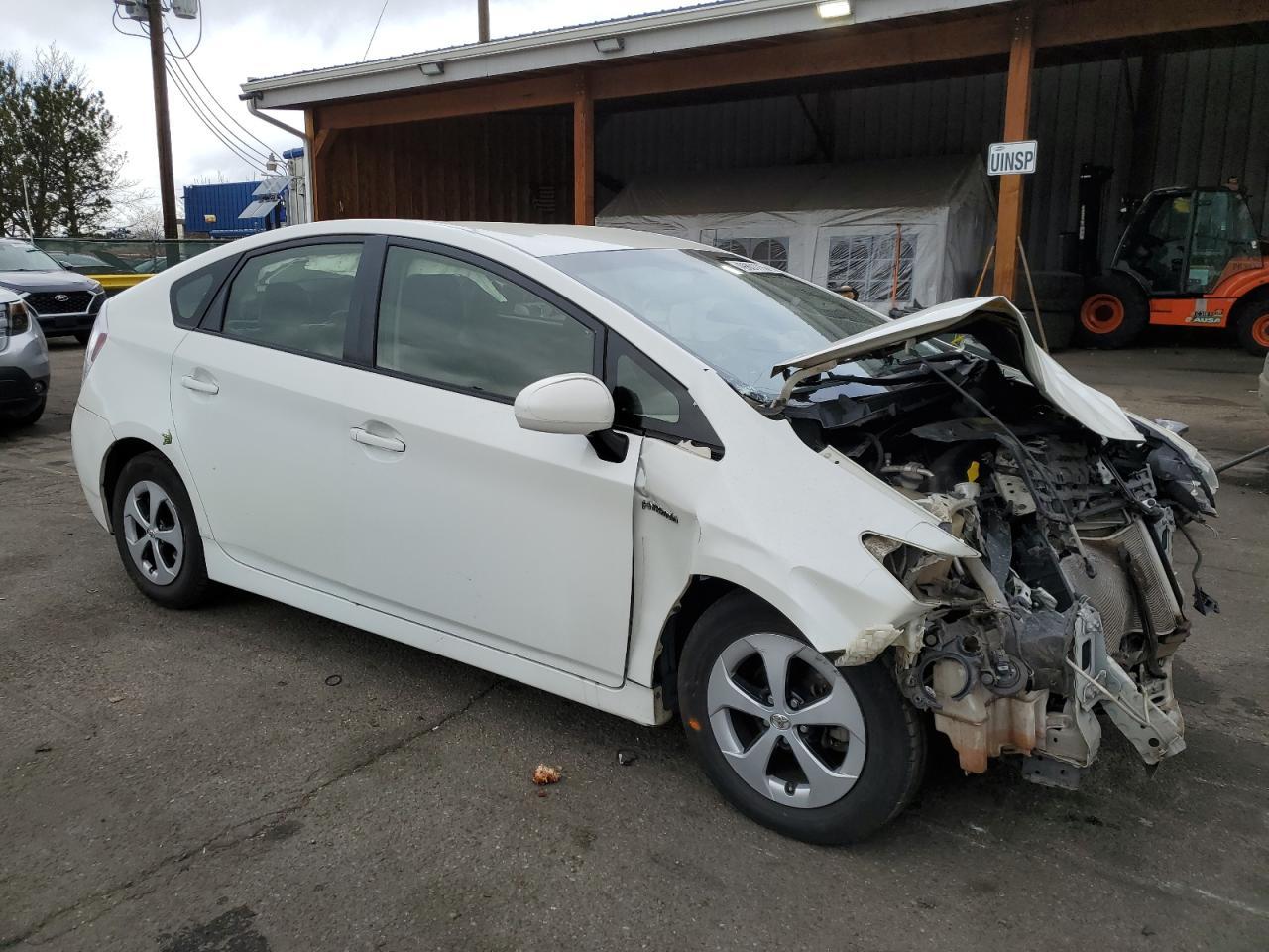 2015 TOYOTA PRIUS - Фото 4