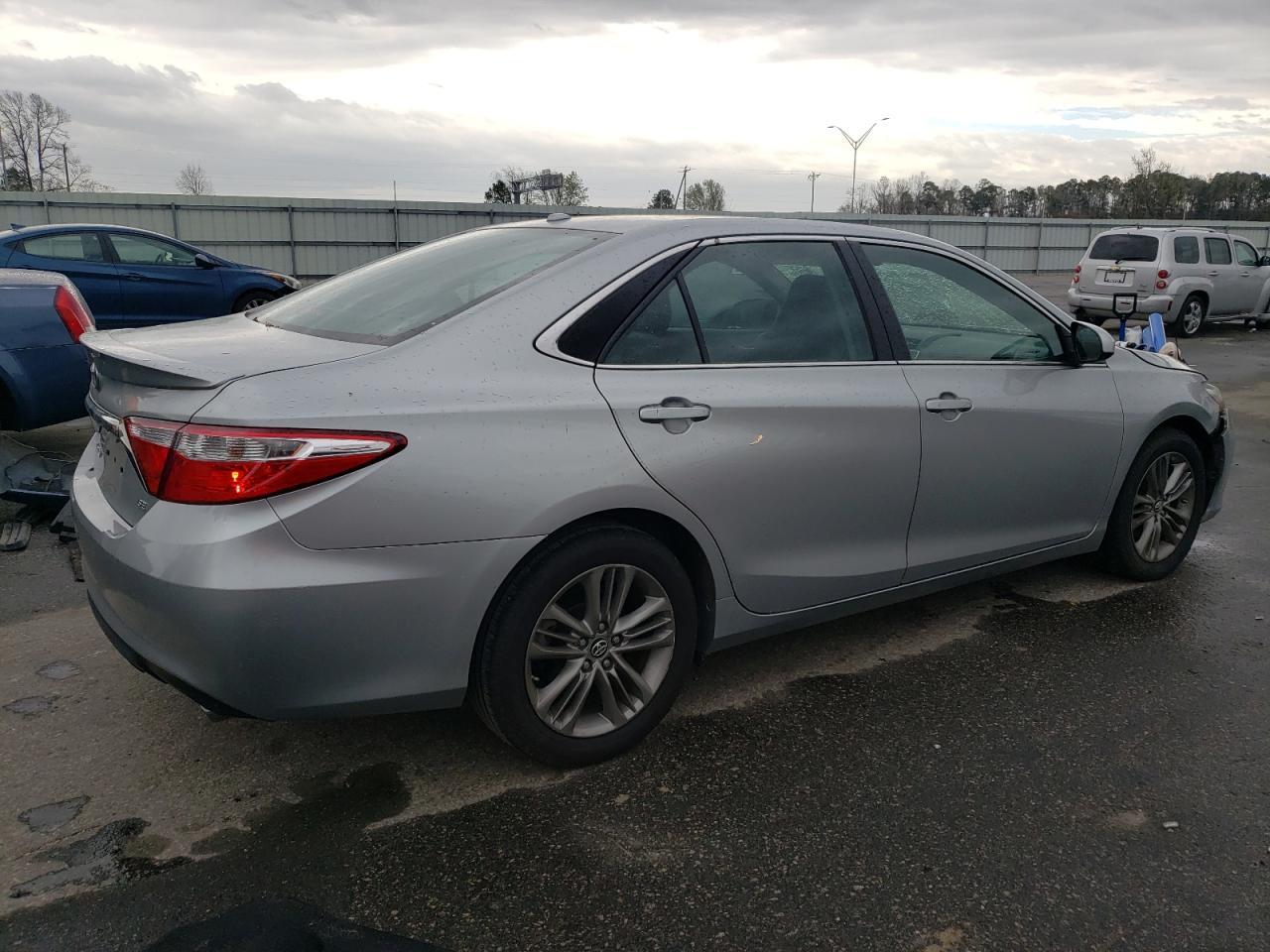 2017 TOYOTA CAMRY LE - Фото 3