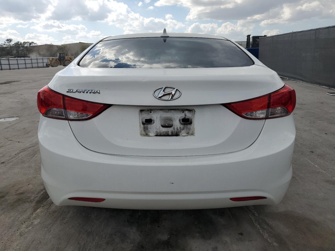 2011 HYUNDAI ELANTRA GL - Image 6