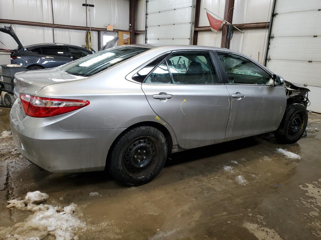 2016 TOYOTA CAMRY LE - Image 3