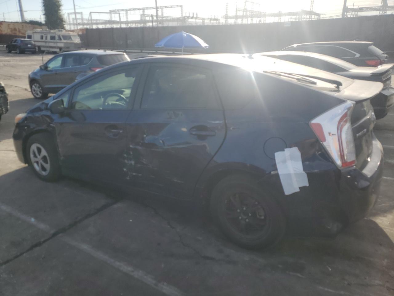 2015 TOYOTA PRIUS - Image 2