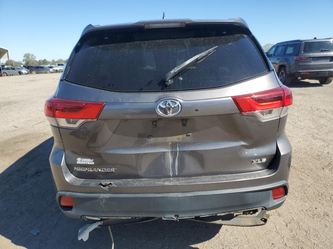 2018 TOYOTA HIGHLANDER - Image 6