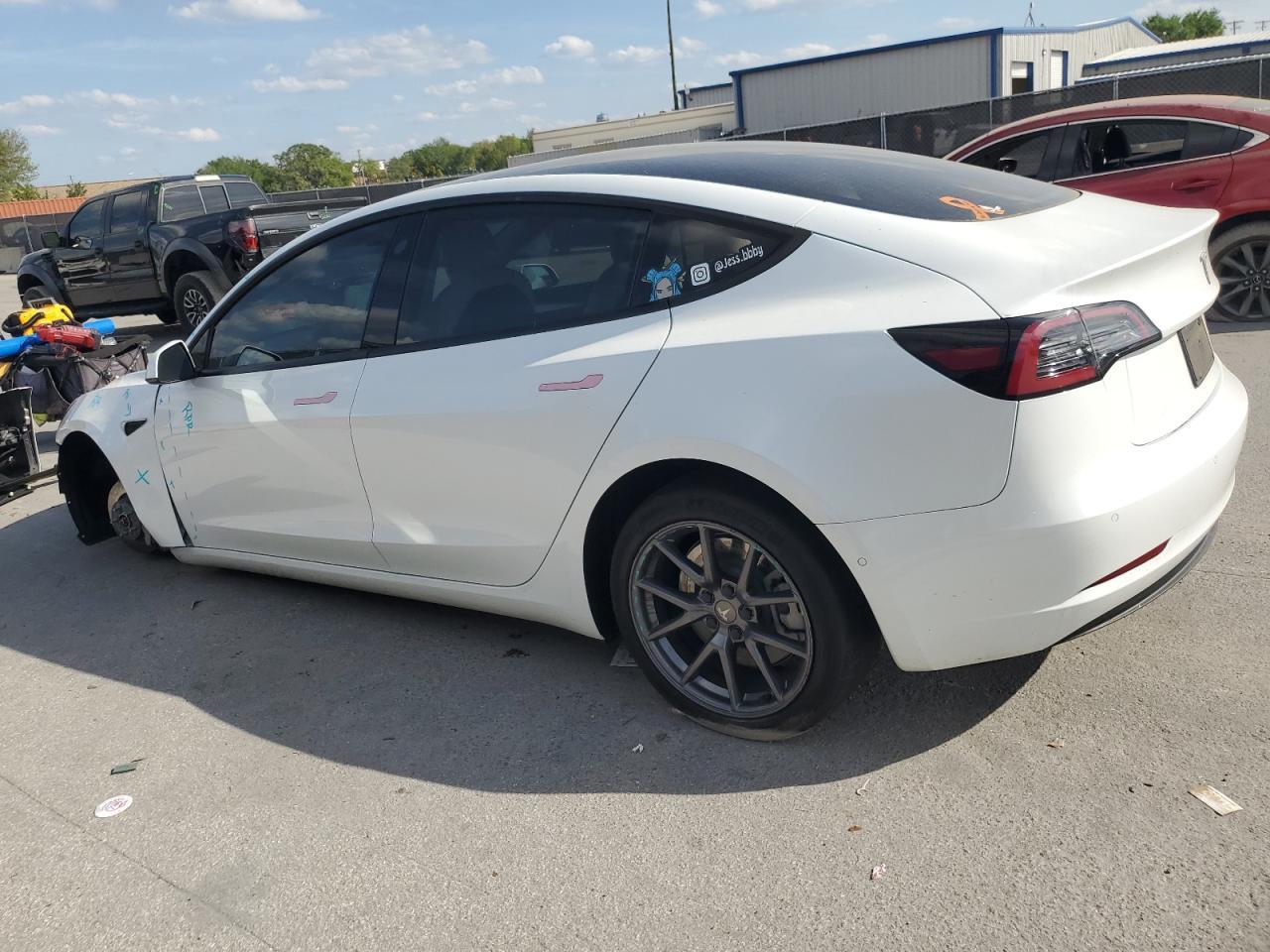 2022 TESLA MODEL 3 - Image 2