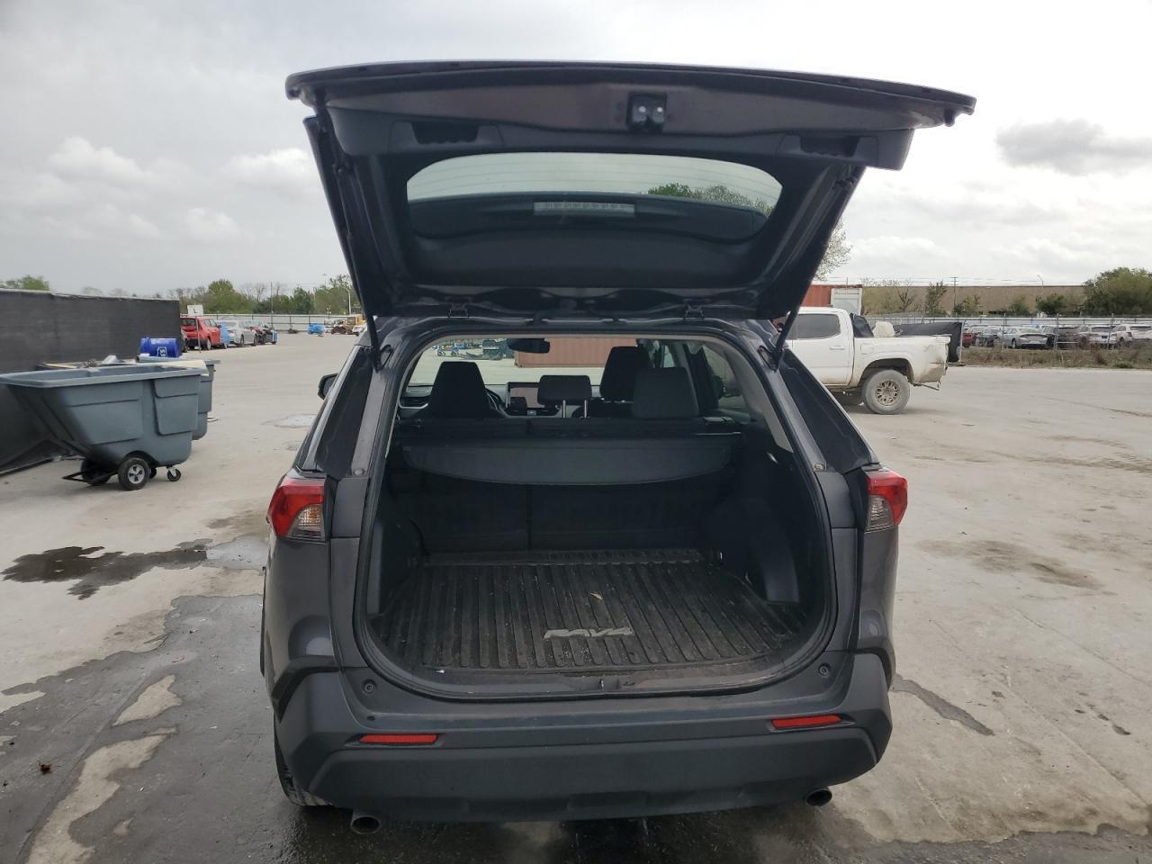 2023 TOYOTA RAV4 LE - Фото 6